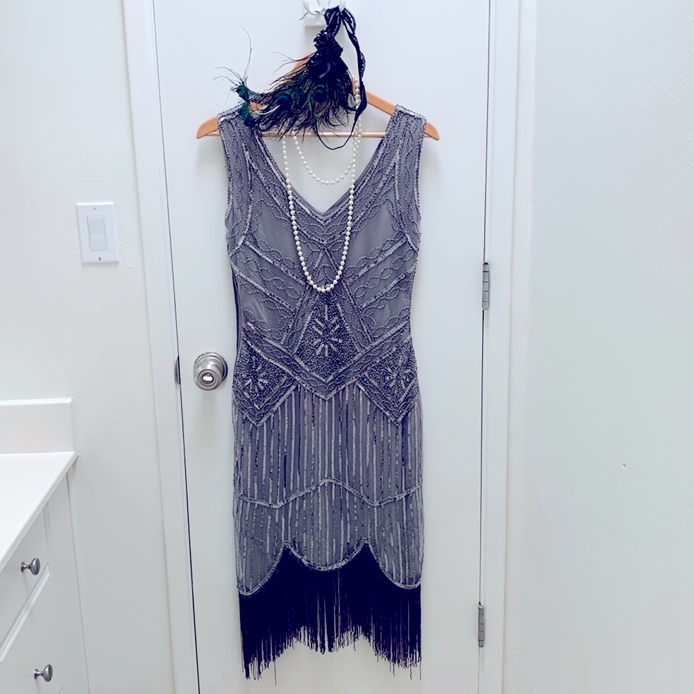 Glamorous Roaring Twenties Flapper Costume Bundle